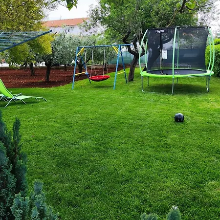 R & Z-brand New Family With A Spacious Yard דירה פאז'אנה